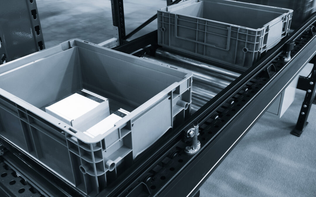 Reusable Plastic Boxes vs. Cardboard: Cost and Efficiency in Retail Logistics